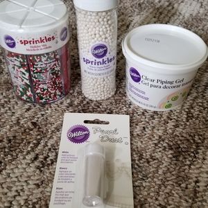 Wilton decorating  bundle